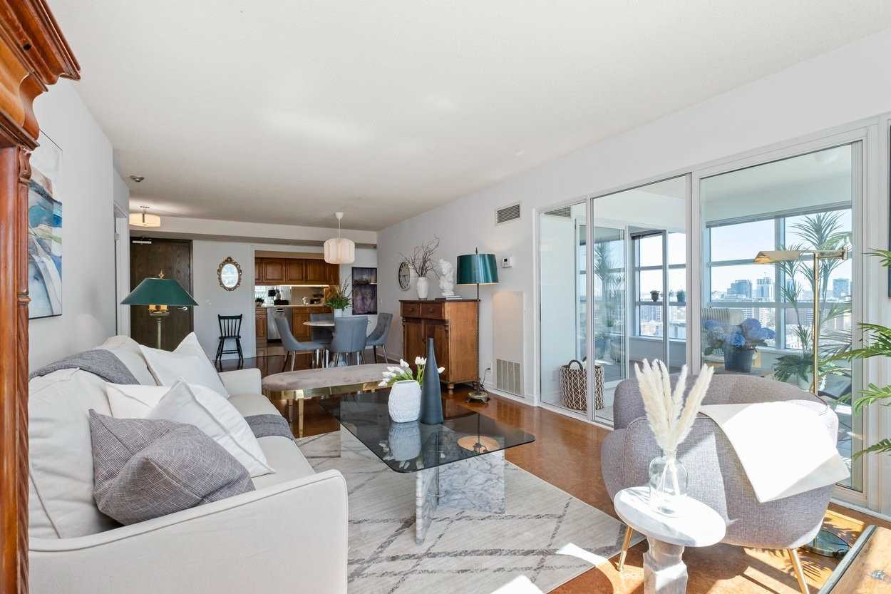 50 Lombard St, #2302