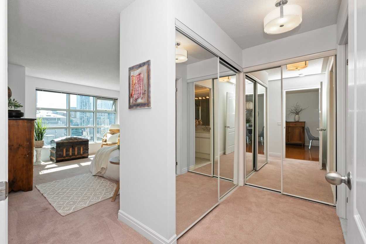 50 Lombard St, #2302