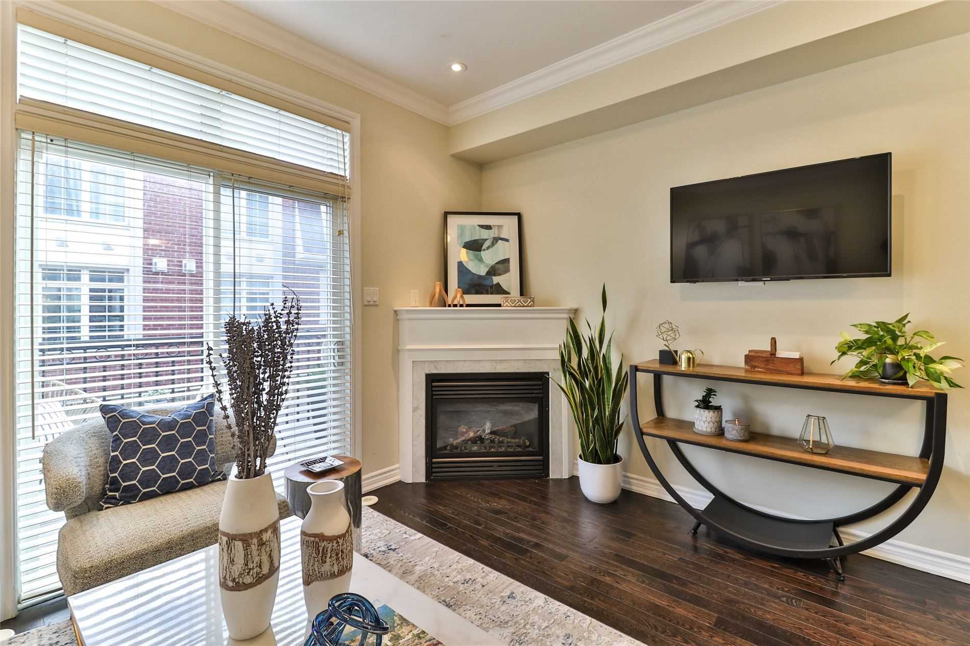99A Finch Ave W