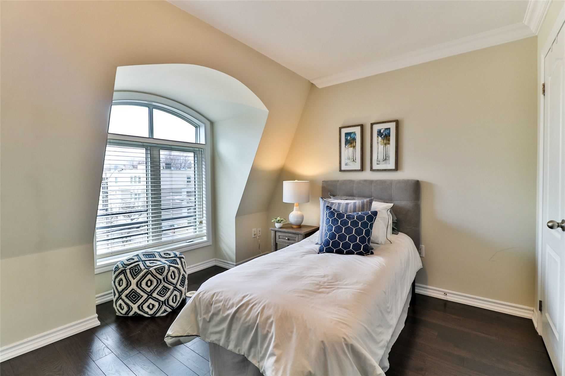 99A Finch Ave W