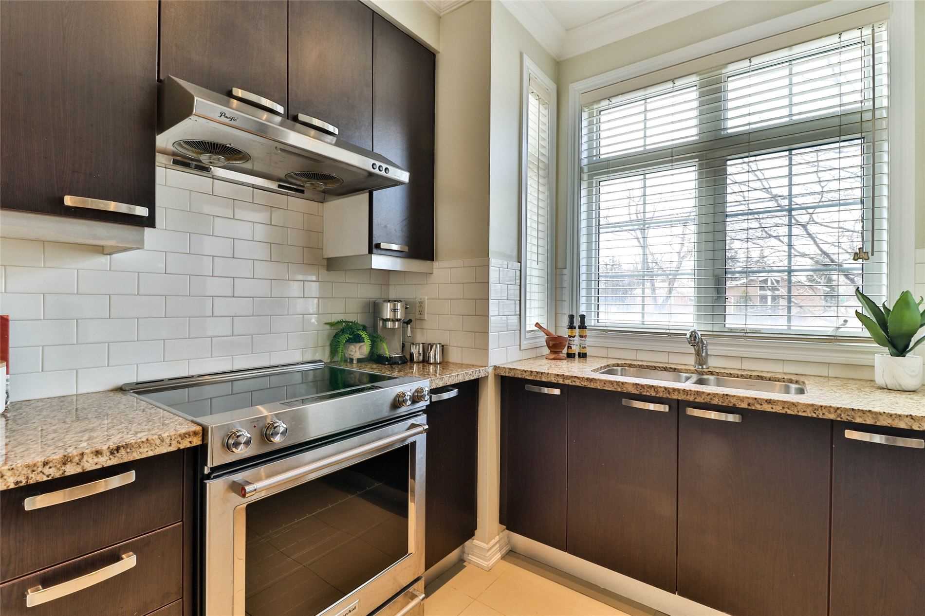 99A Finch Ave W