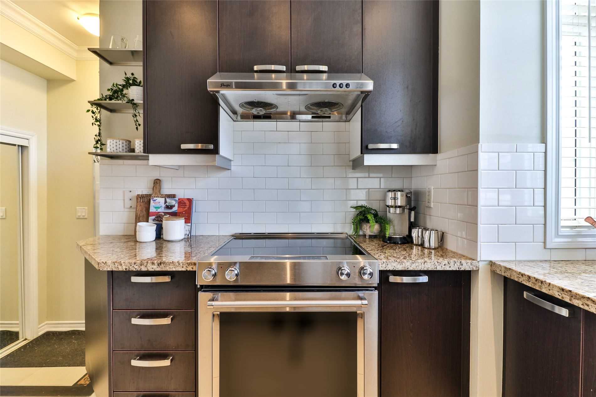 99A Finch Ave W