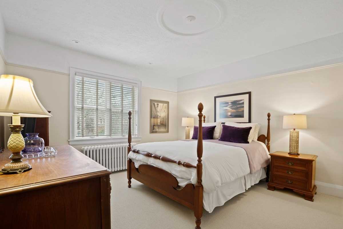 626 Lonsdale Rd