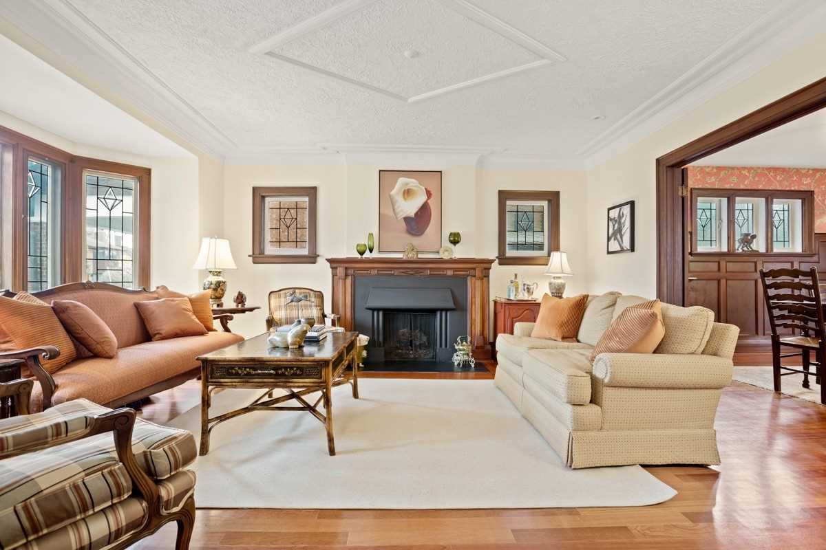 626 Lonsdale Rd