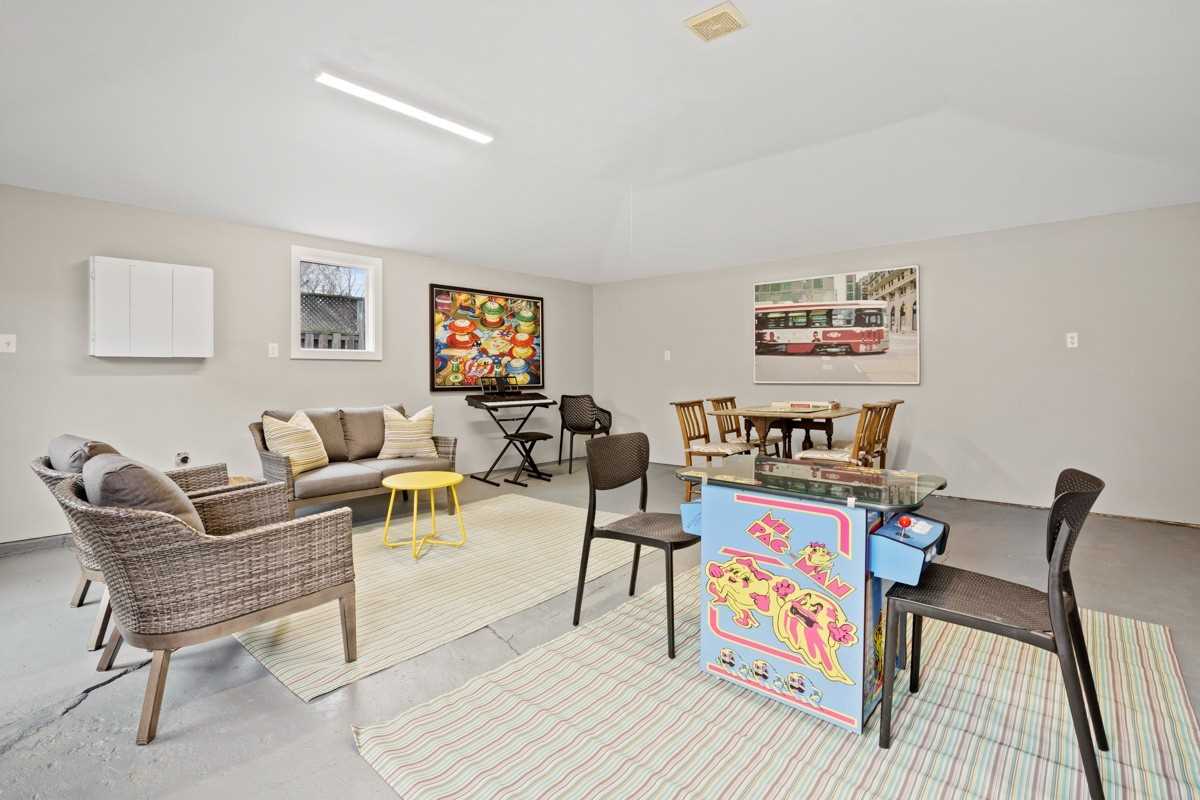 626 Lonsdale Rd