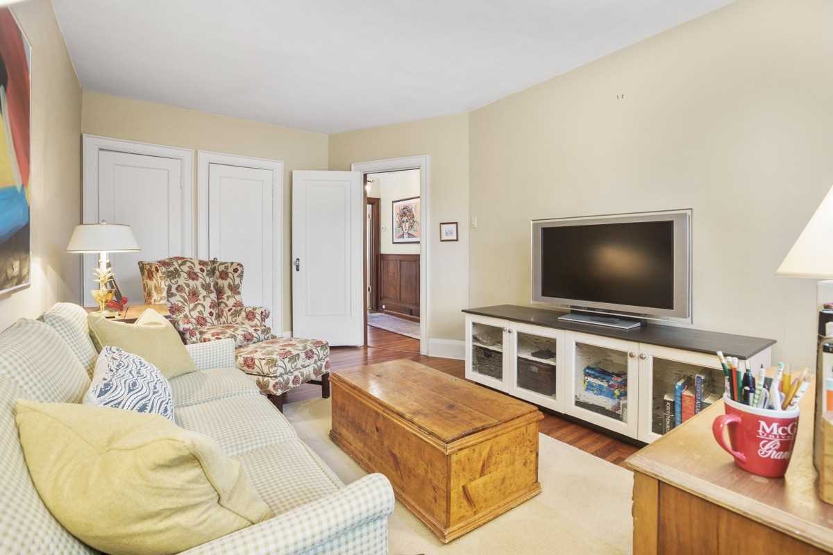 626 Lonsdale Rd