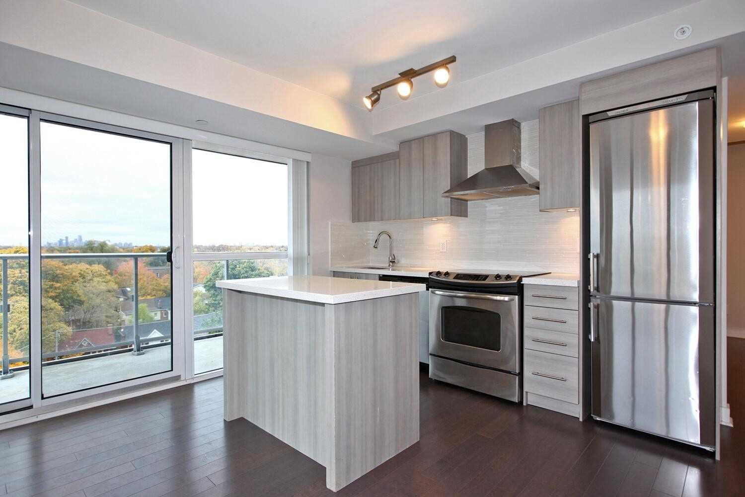 58 Orchard View Blvd, #702