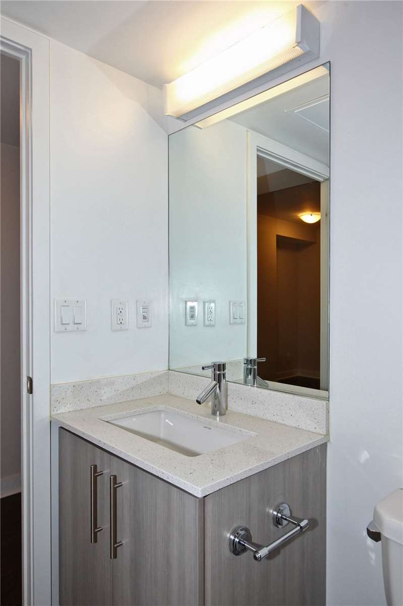 58 Orchard View Blvd, #702