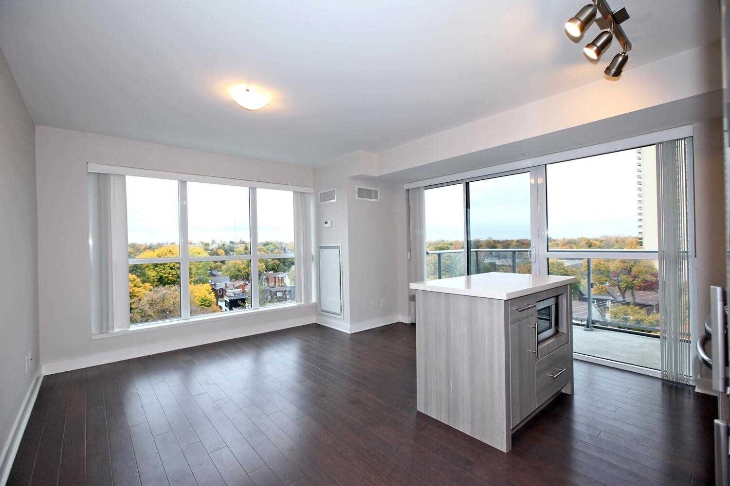 58 Orchard View Blvd, #702