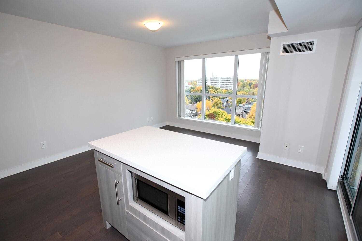 58 Orchard View Blvd, #702