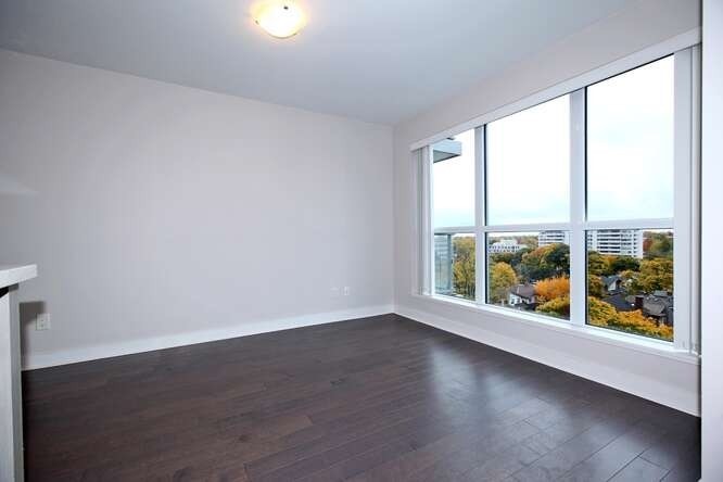 58 Orchard View Blvd, #702