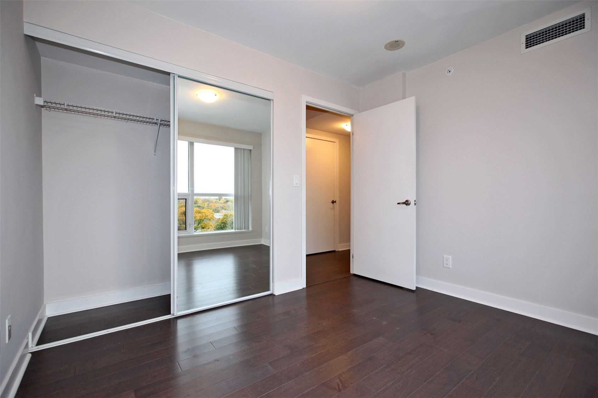 58 Orchard View Blvd, #702