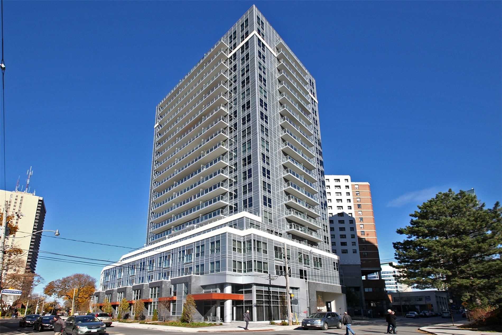 58 Orchard View Blvd, #702