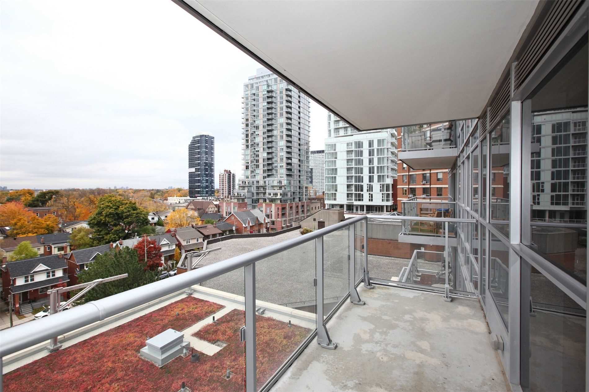 58 Orchard View Blvd, #702