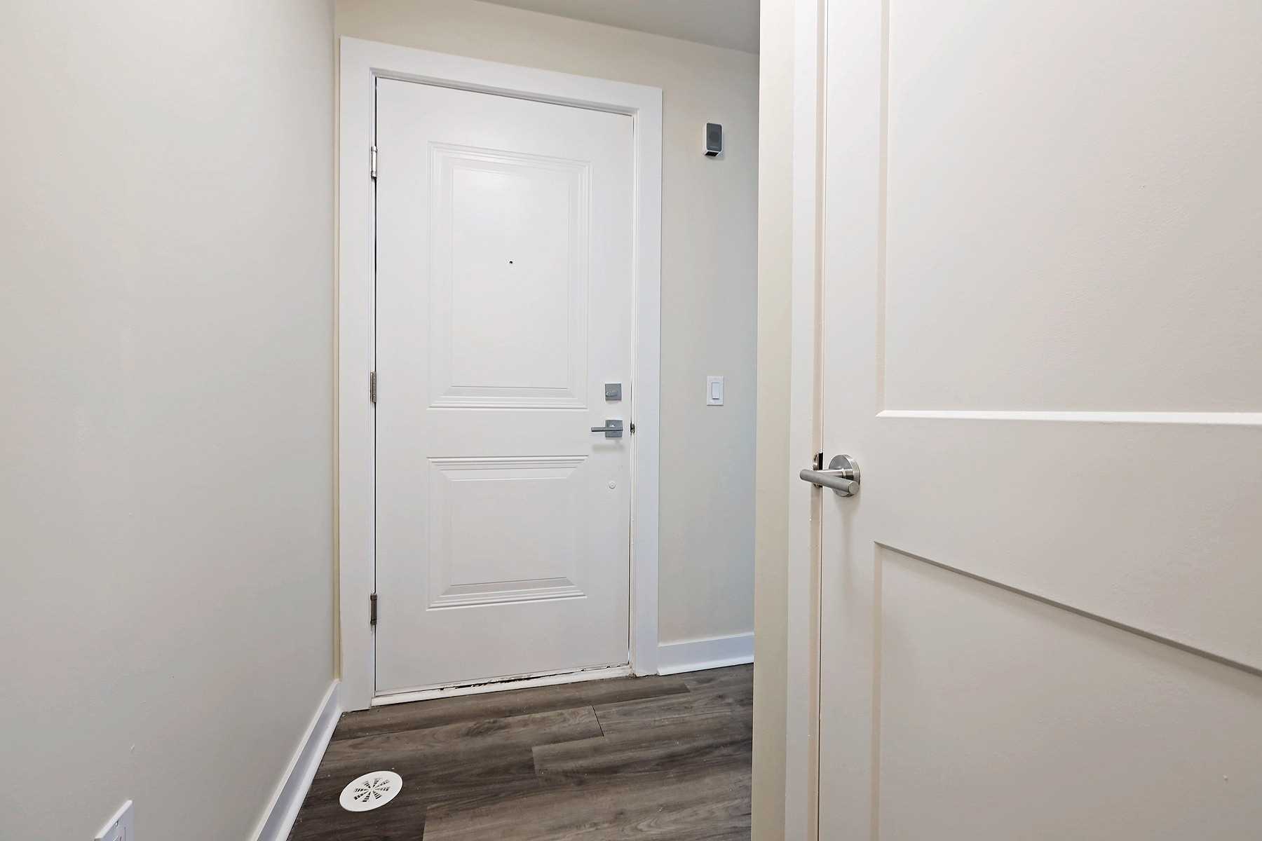 Listing C5565665 - Large Photo # 24