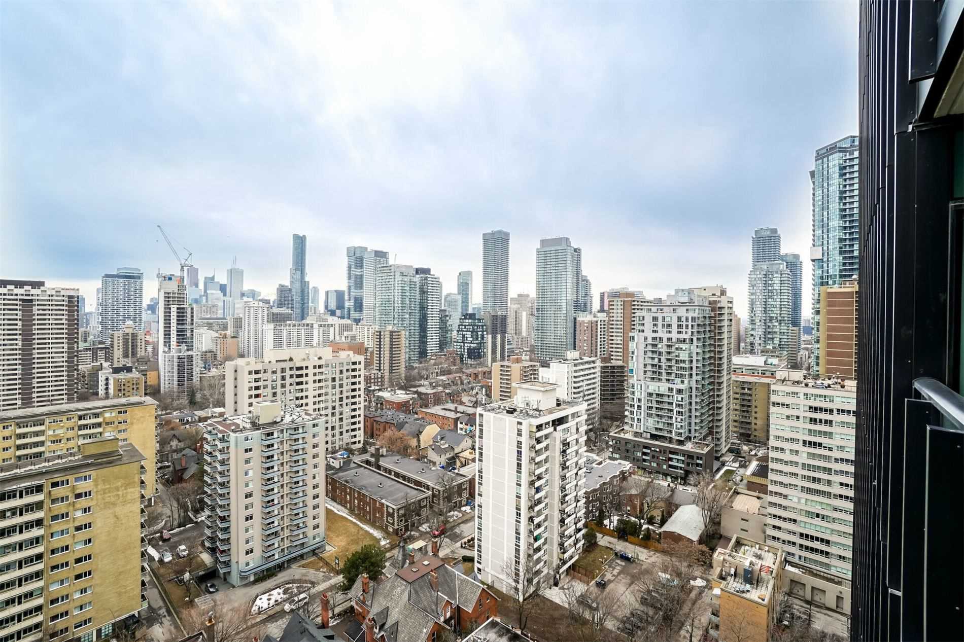 101 Charles St E, #1902