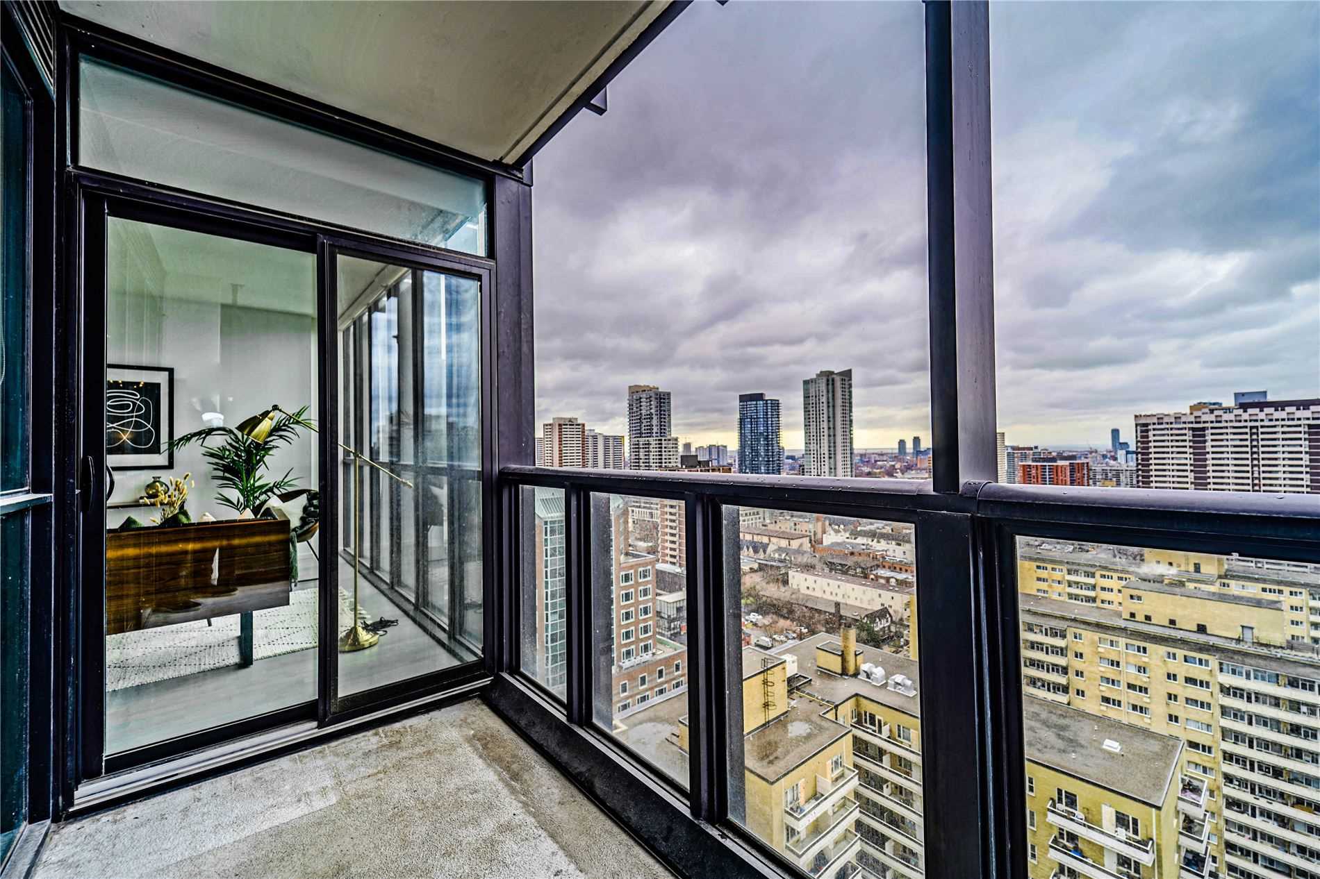 101 Charles St E, #1902
