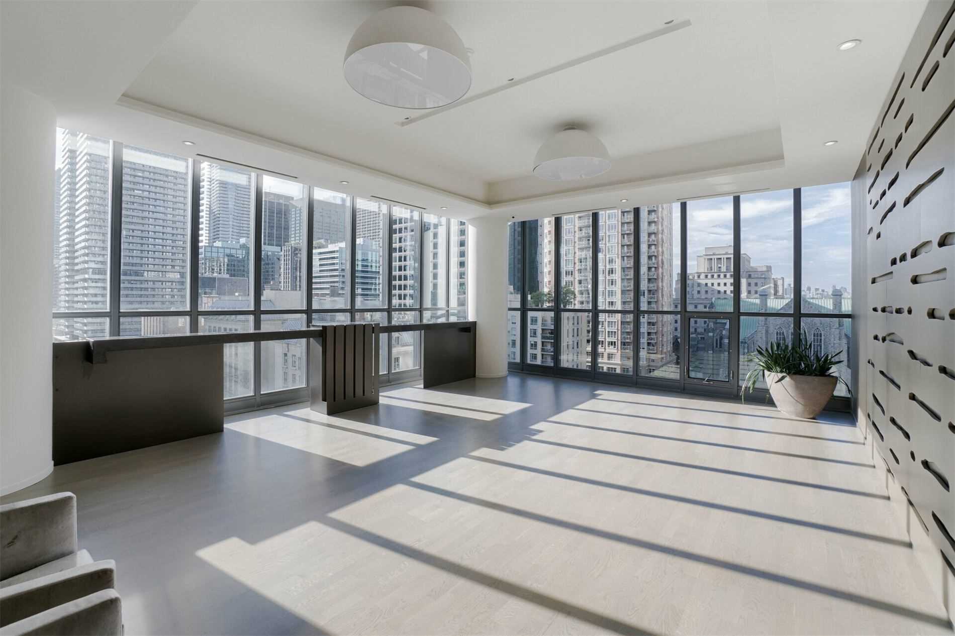 101 Charles St E, #1902