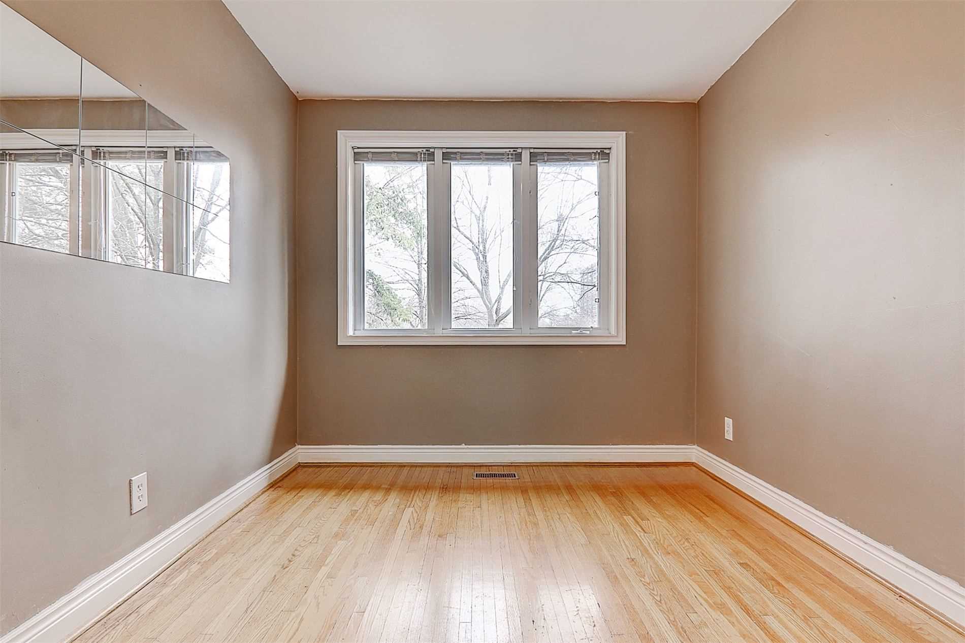 6 Fargo Ave