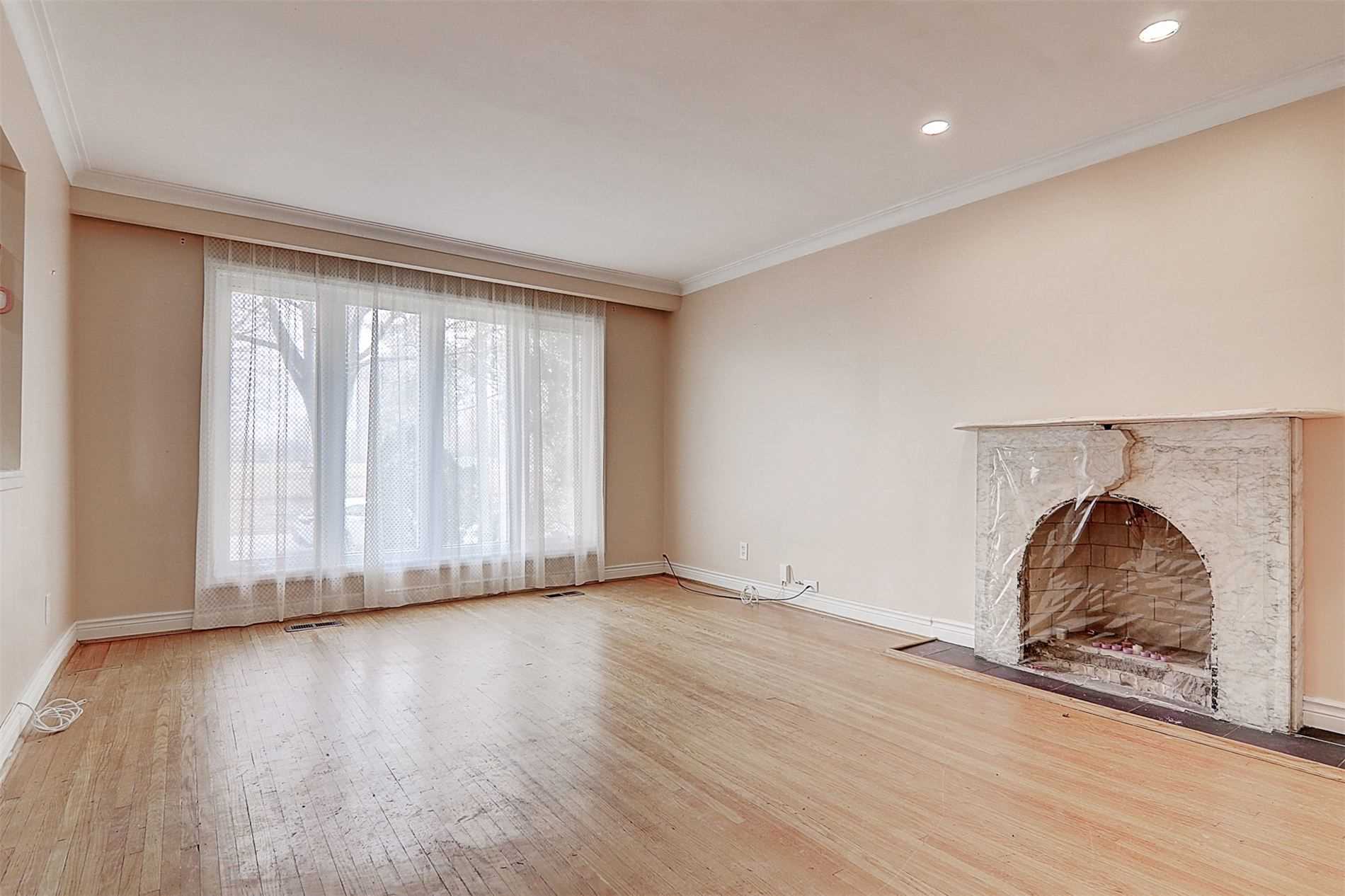 6 Fargo Ave