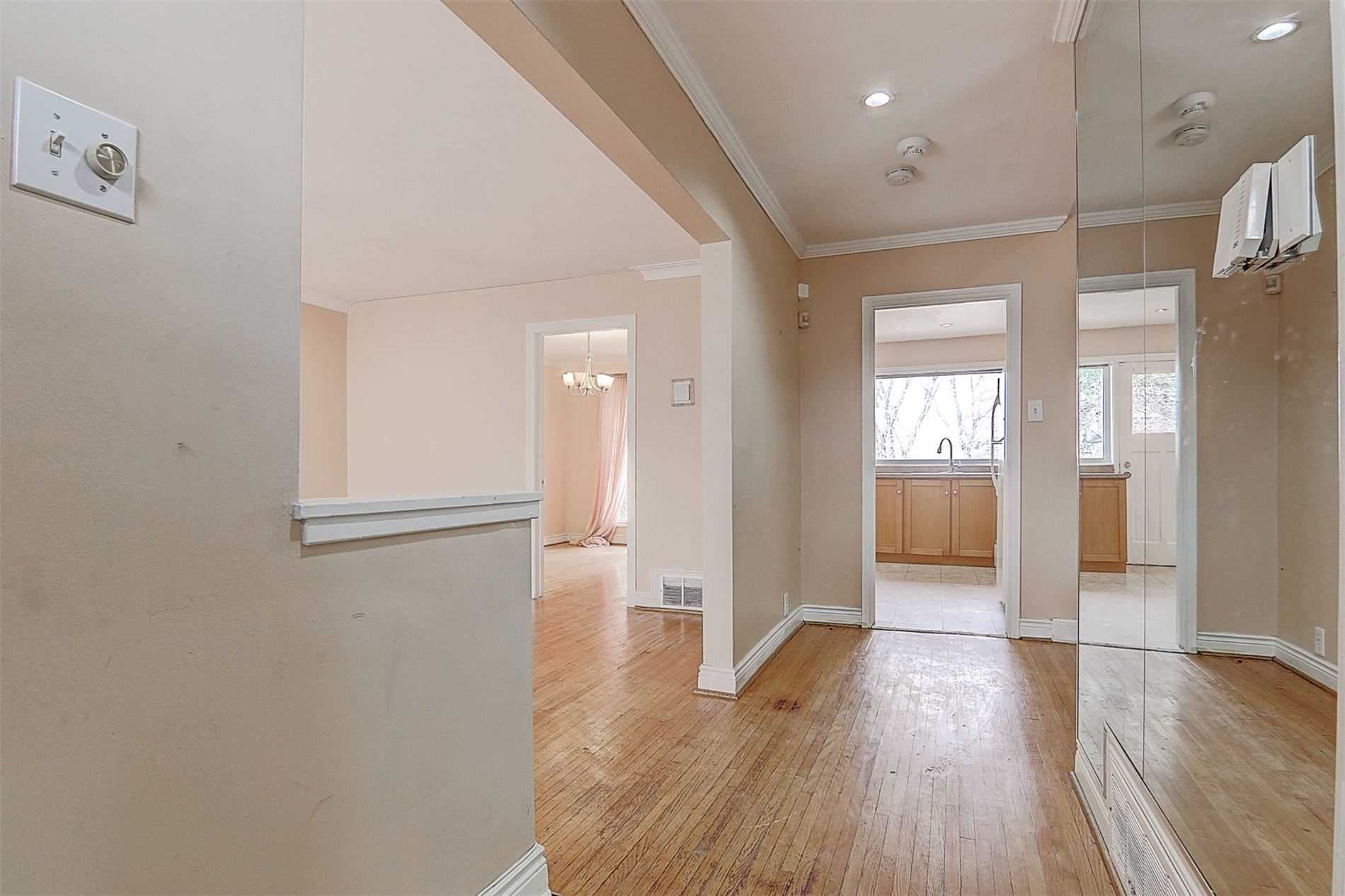 6 Fargo Ave