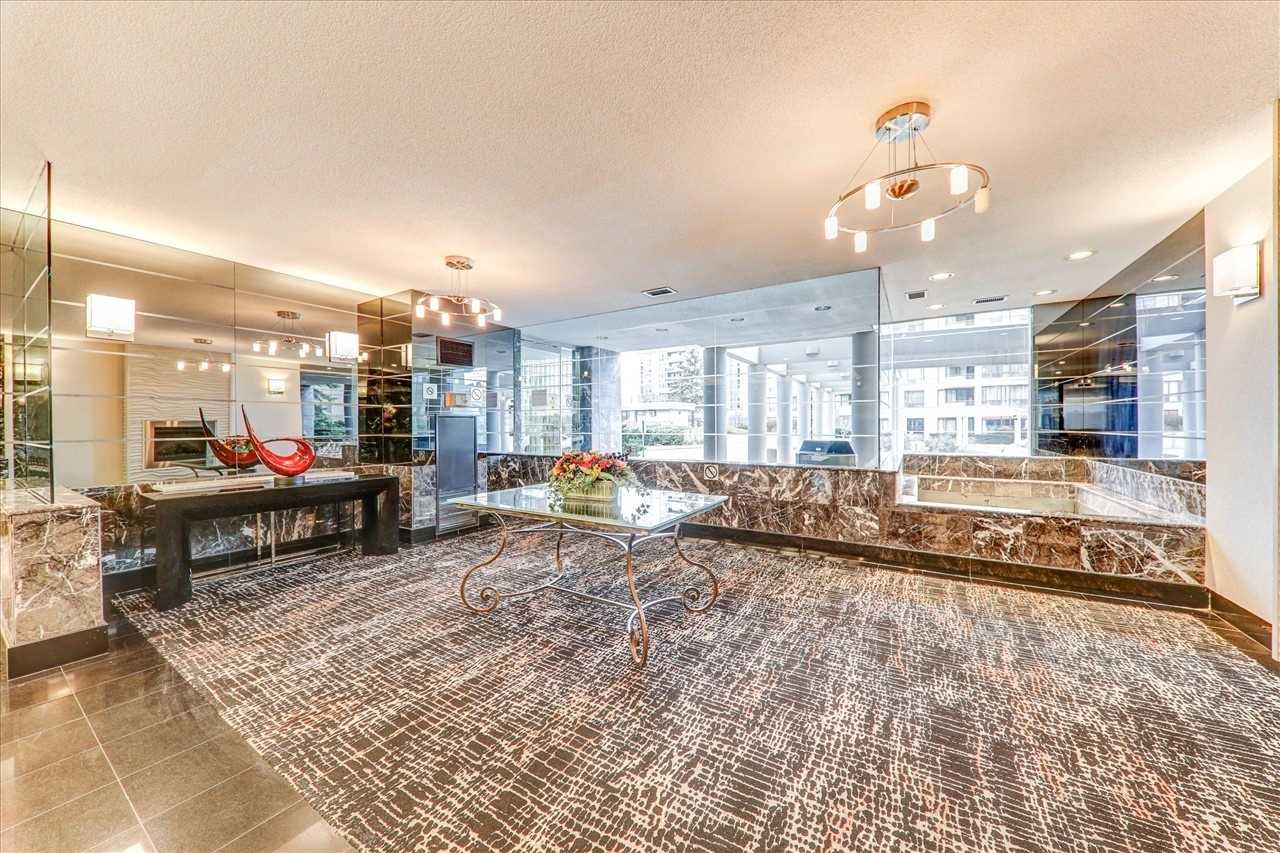 5765 Yonge St, #204