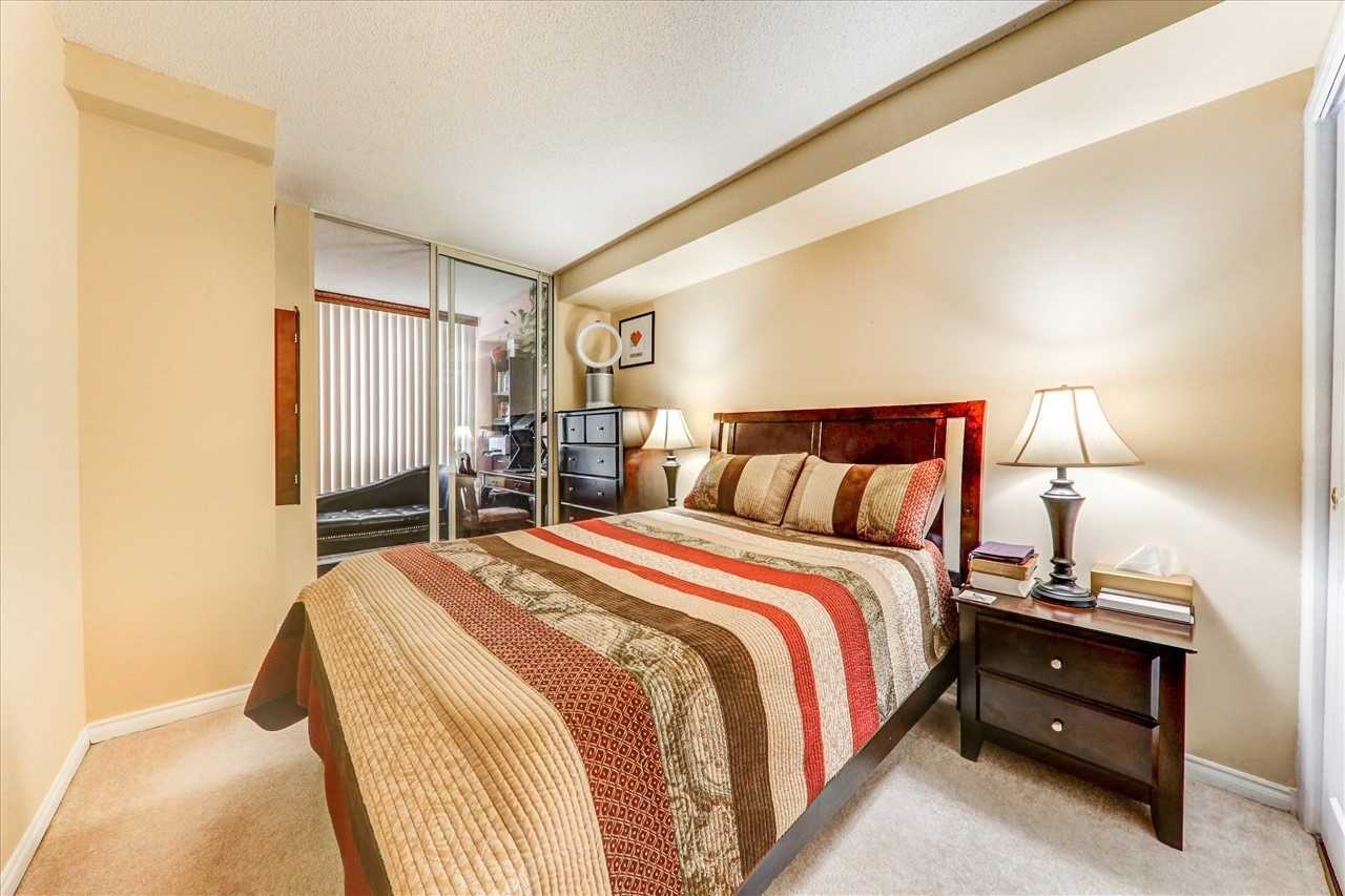 5765 Yonge St, #204
