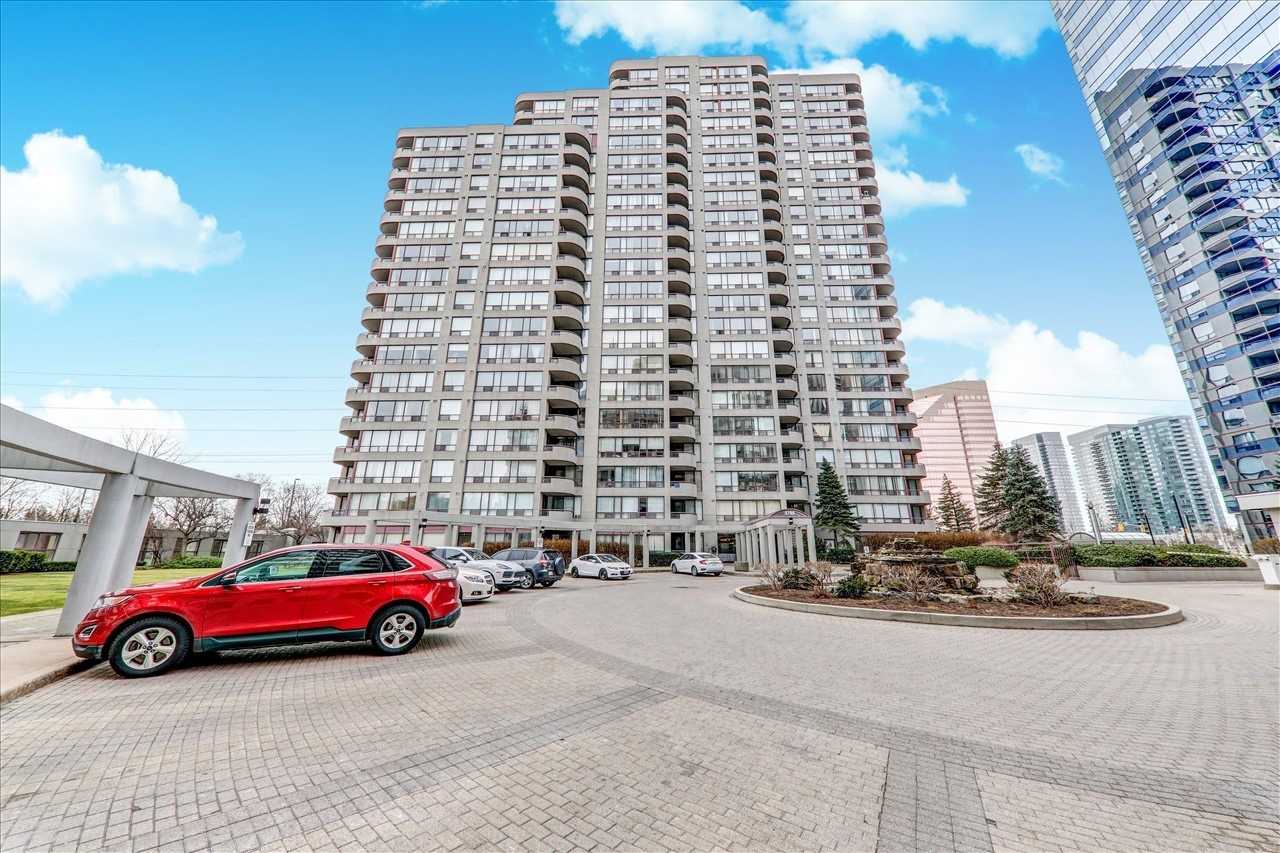 5765 Yonge St, #204