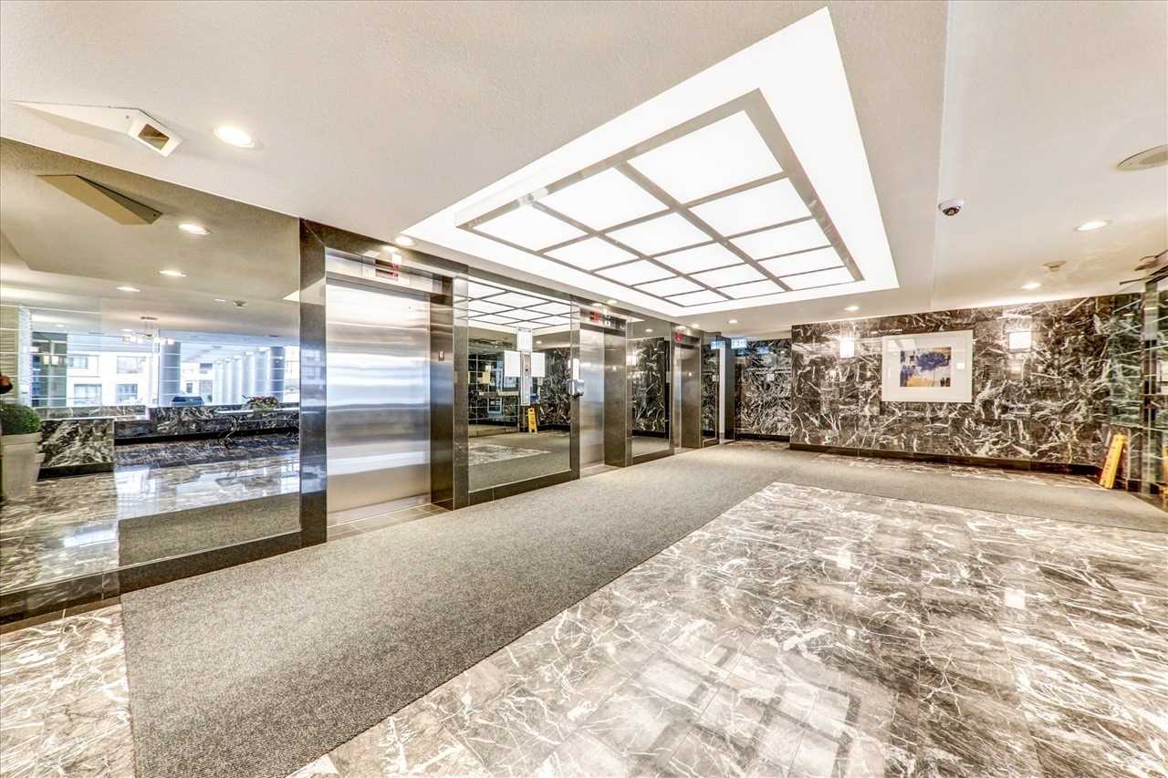 5765 Yonge St, #204