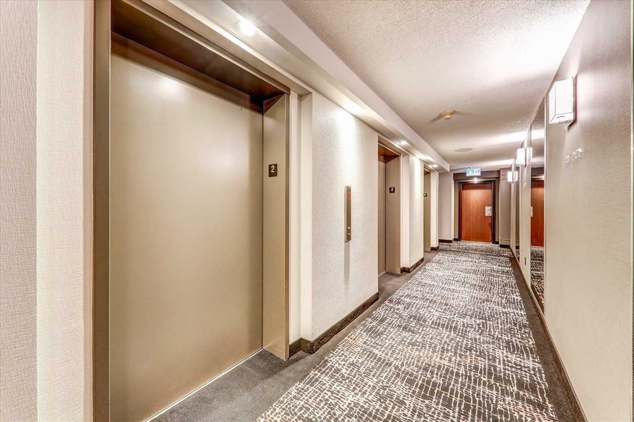 5765 Yonge St, #204