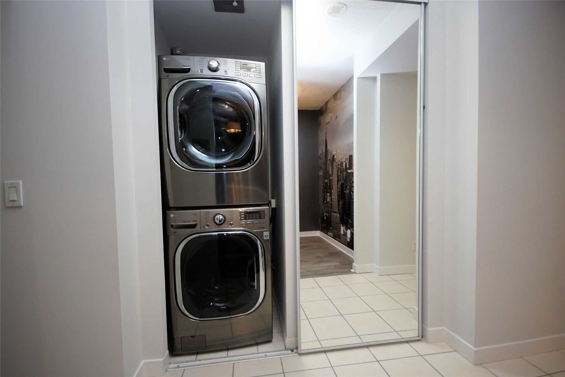 219 Fort York Blvd, #2605