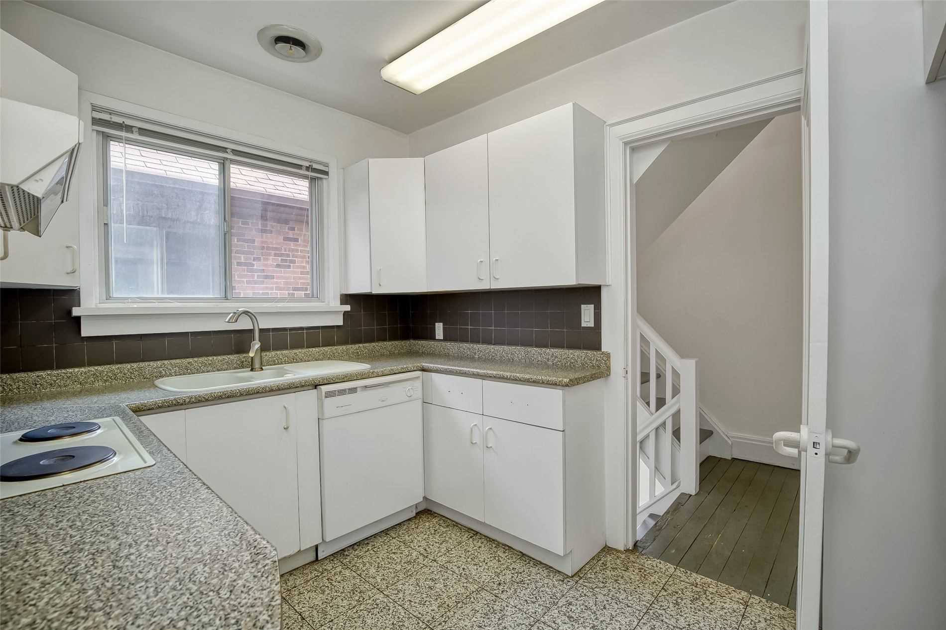 25 Coulson Ave
