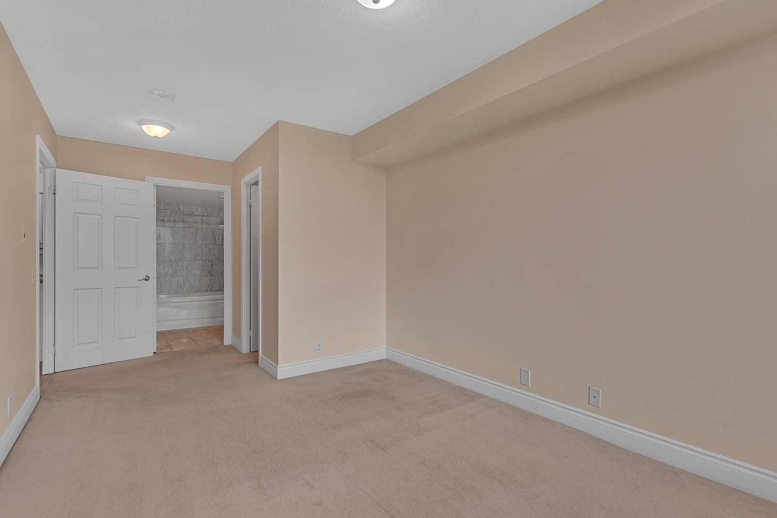 80 Harrison Garden Blvd, #318