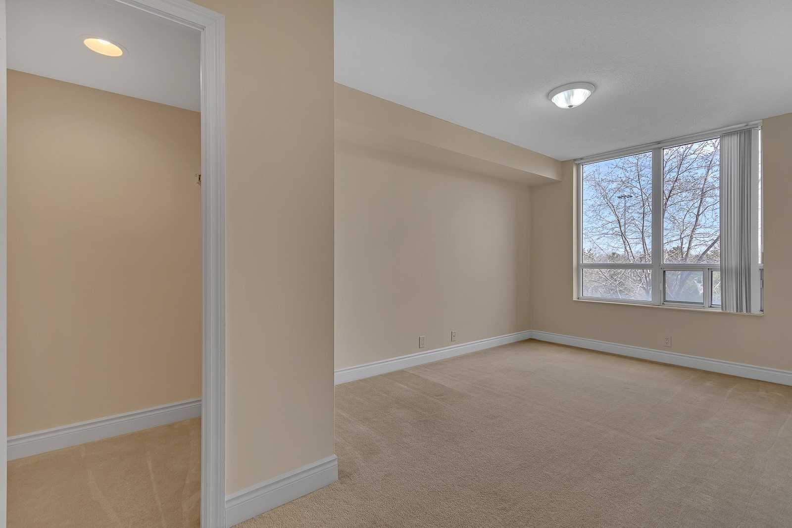 80 Harrison Garden Blvd, #318
