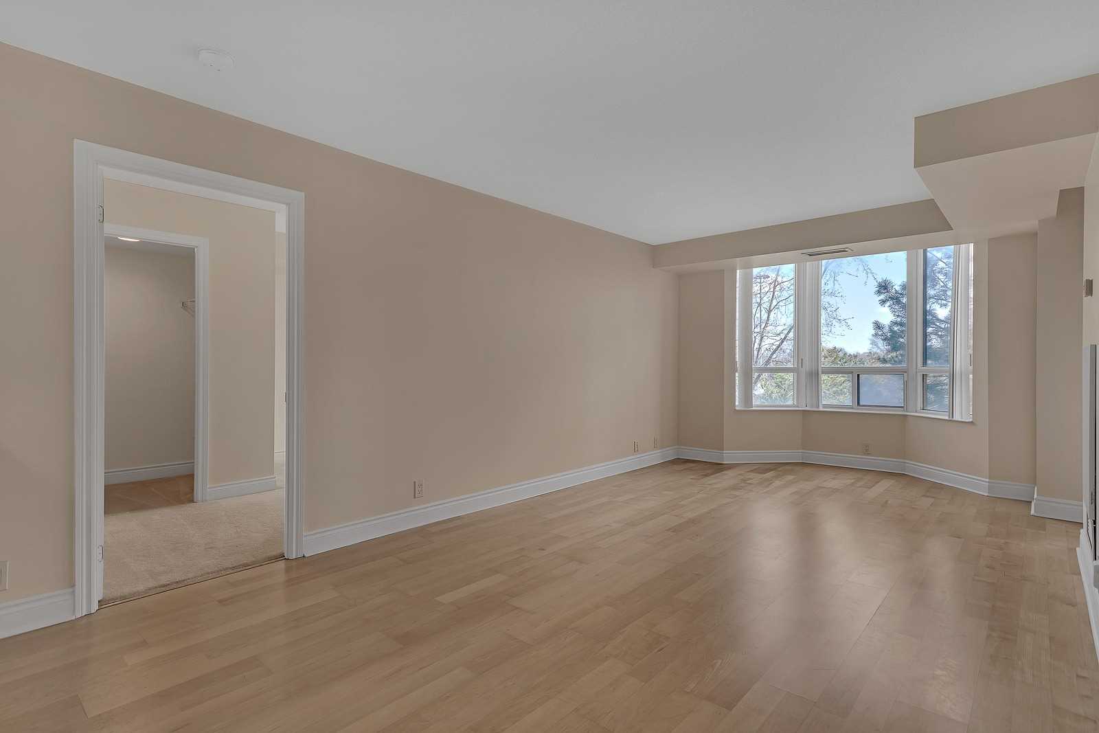 80 Harrison Garden Blvd, #318