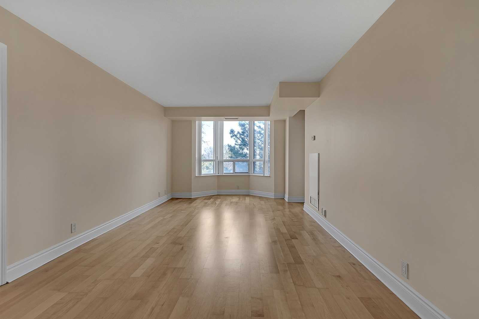 80 Harrison Garden Blvd, #318