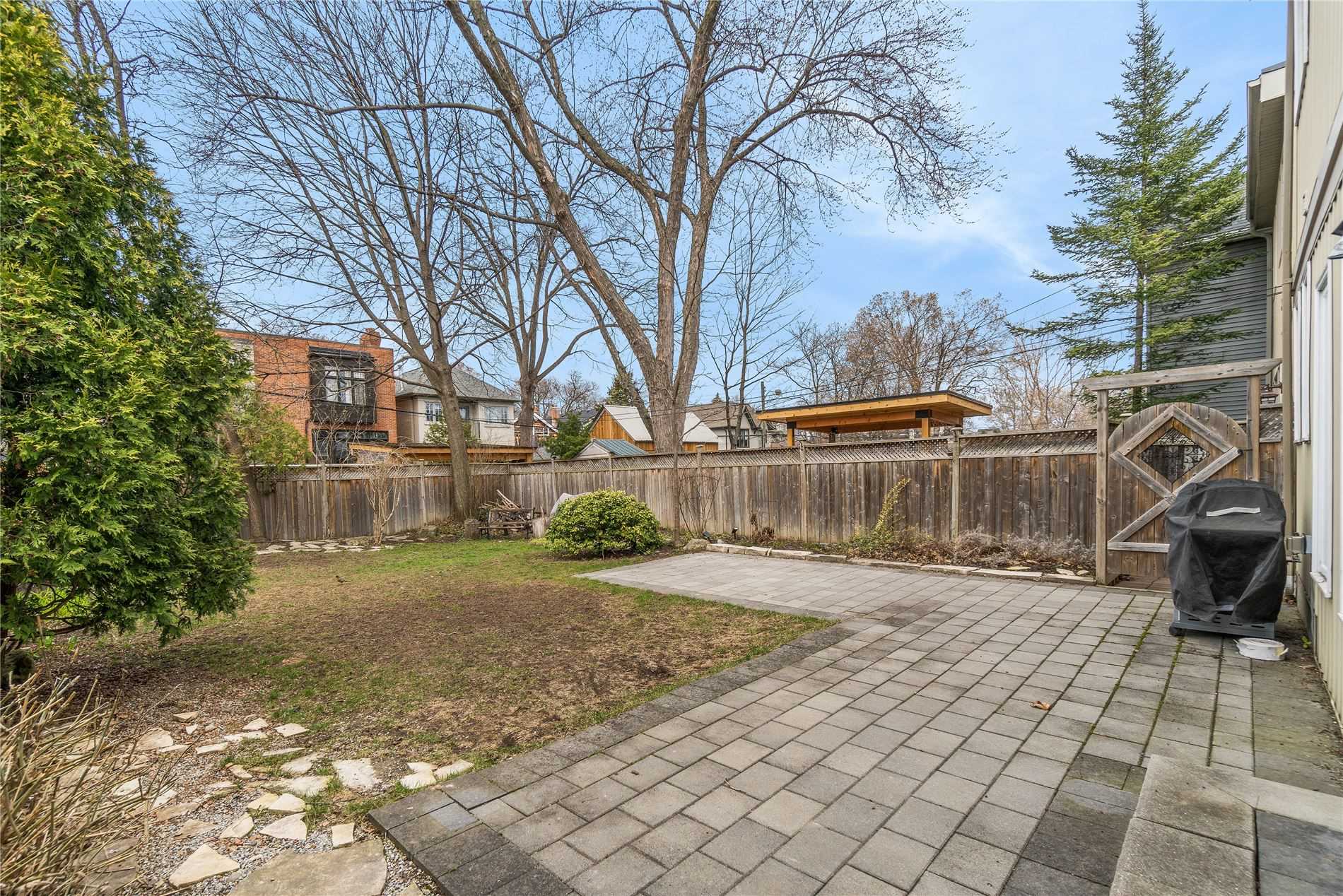 174 Woburn Ave