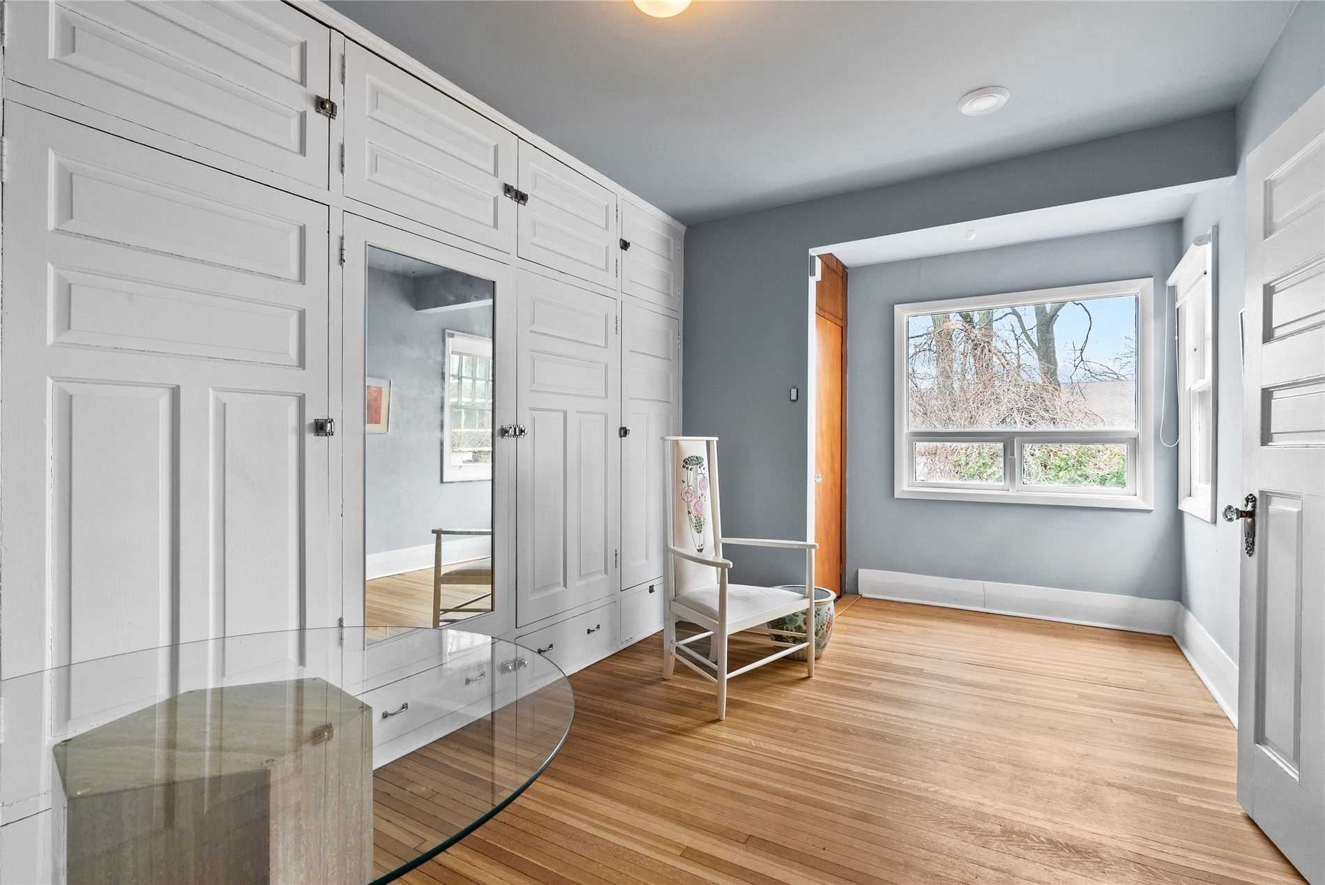 147 Farnham Ave