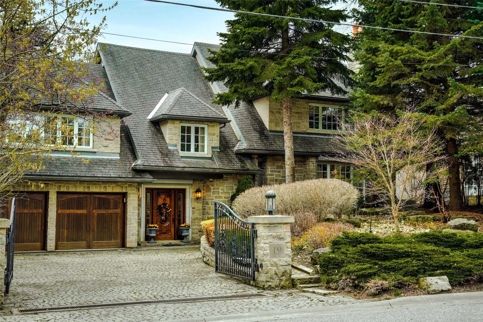 19 Forest Glen Cres