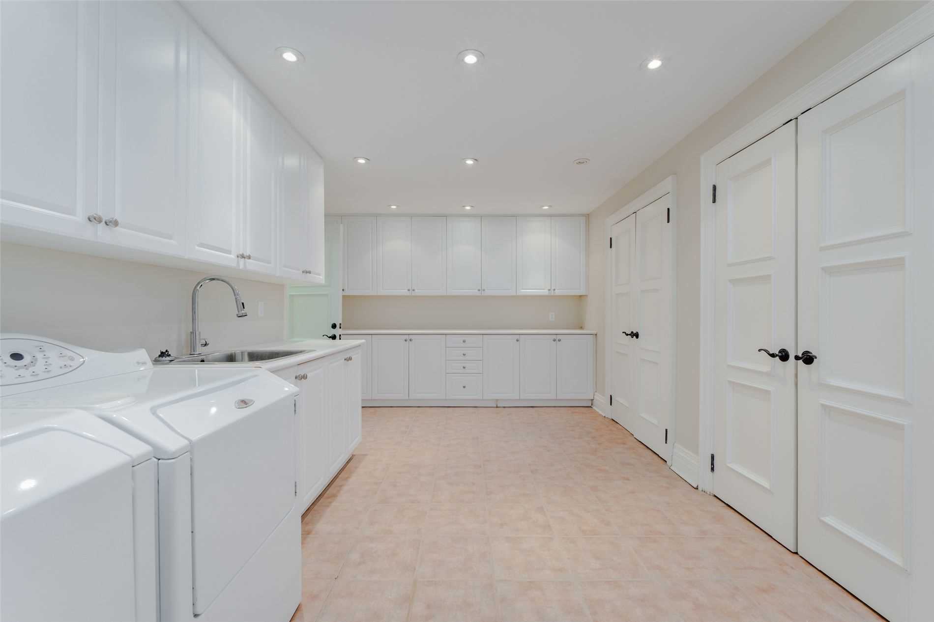 19 Forest Glen Cres