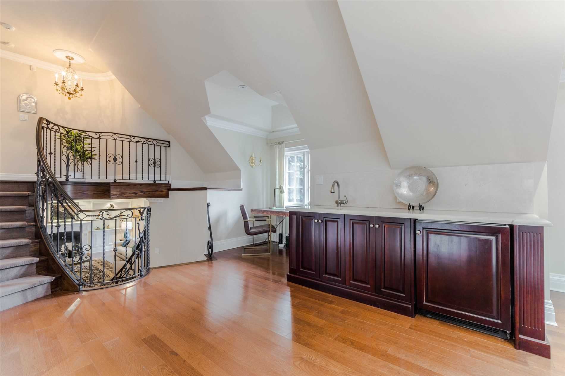 19 Forest Glen Cres