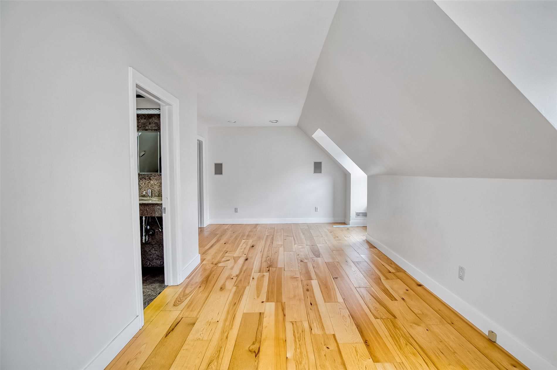 25 Coulson Ave