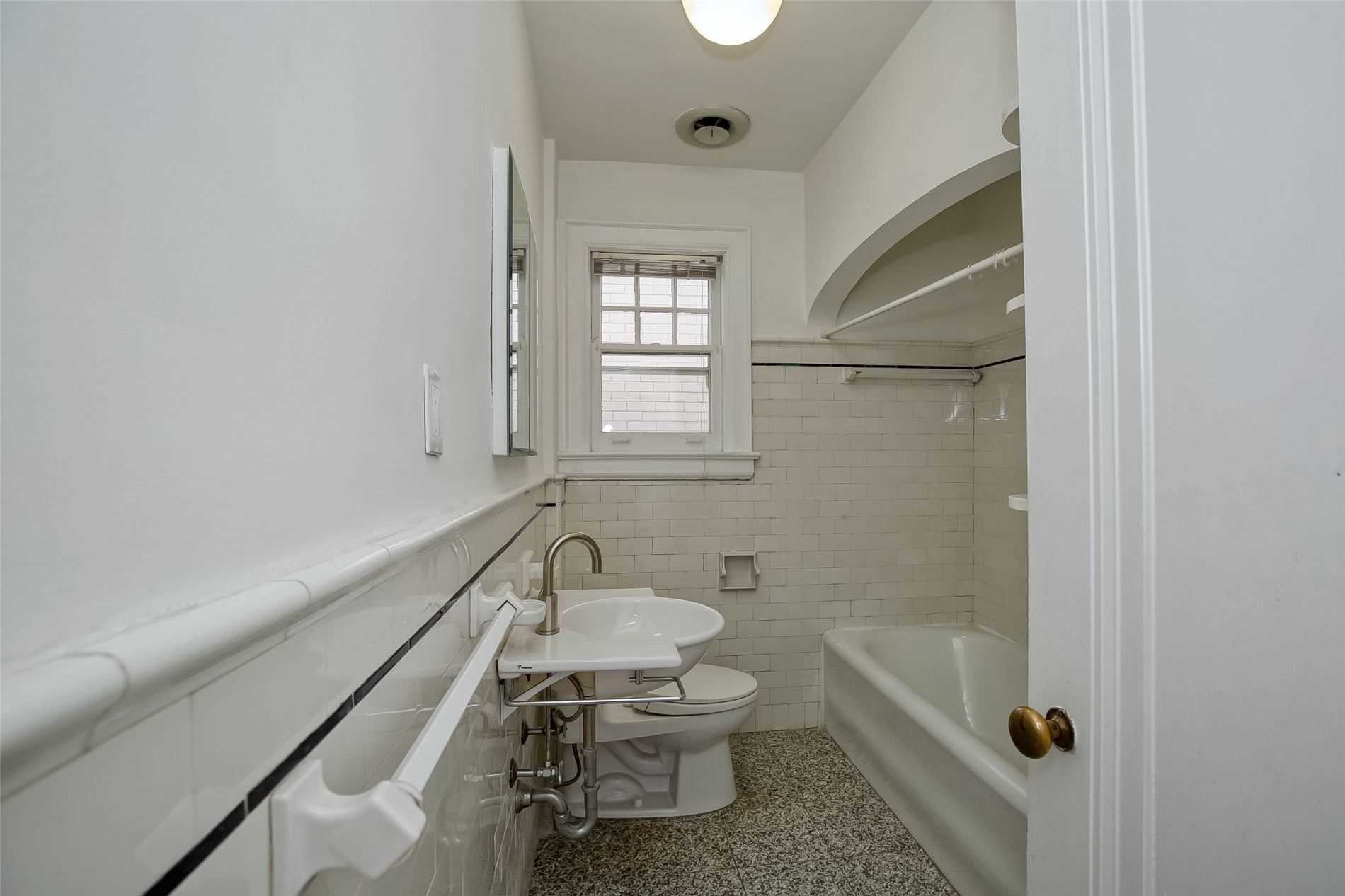 25 Coulson Ave
