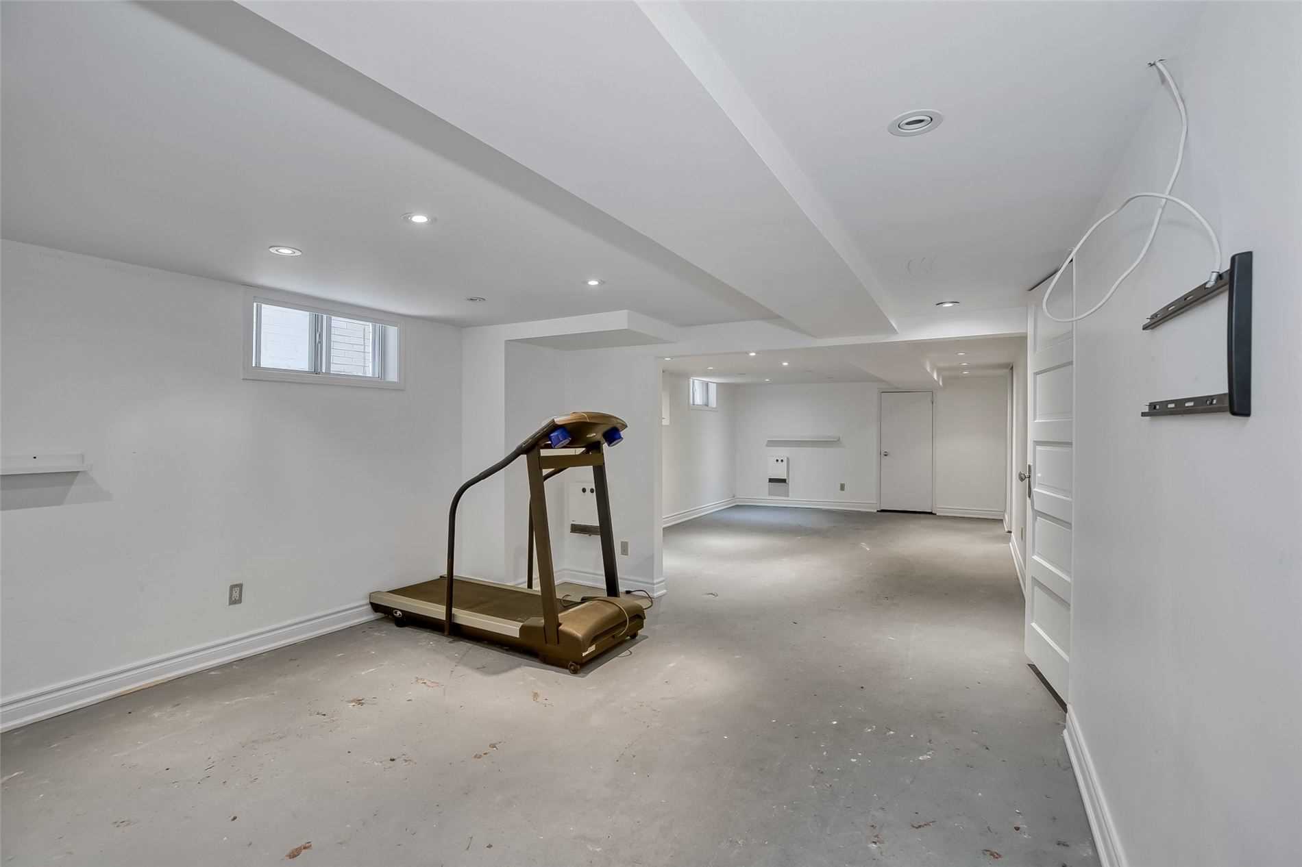25 Coulson Ave