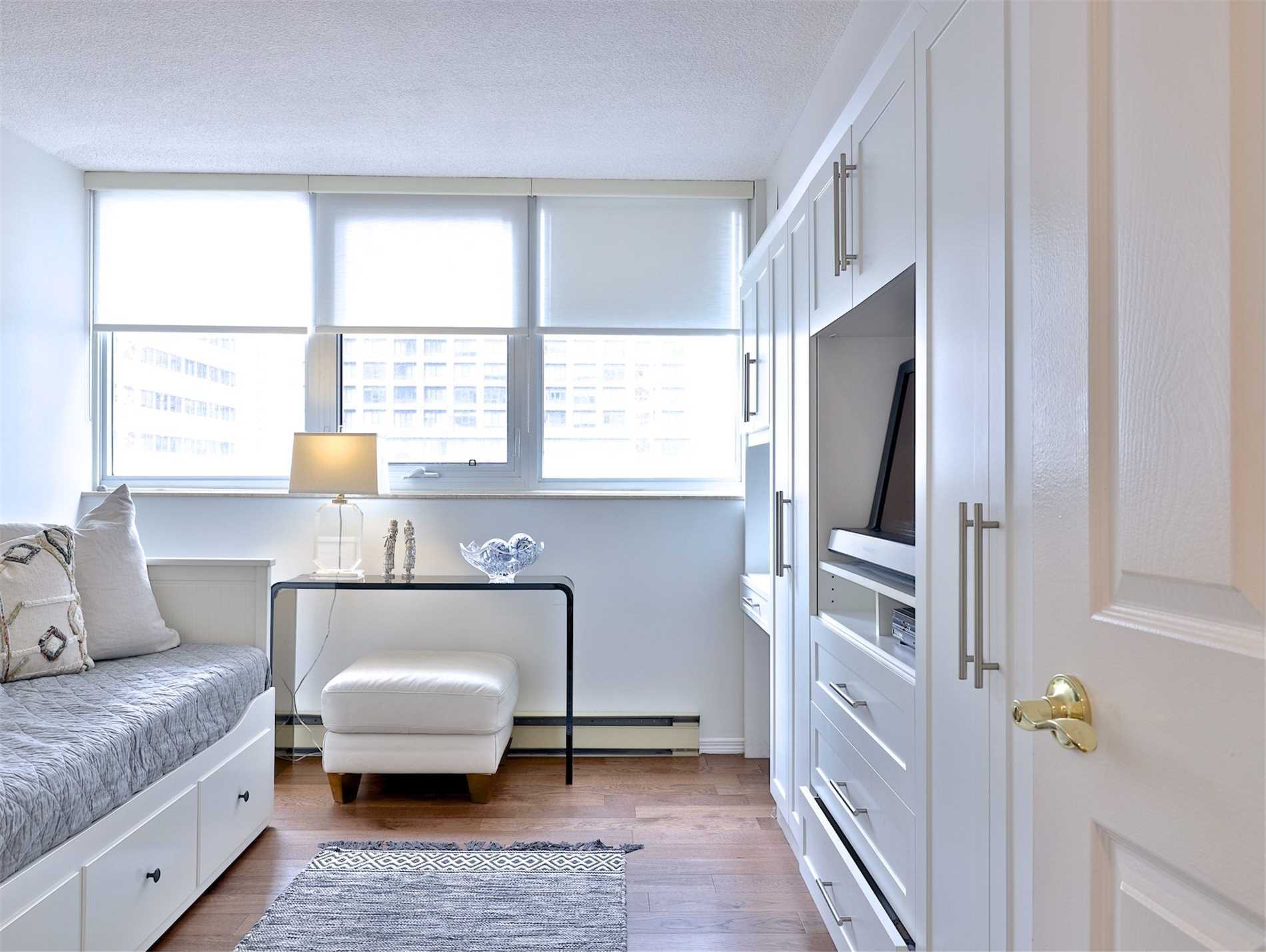 360 Bloor St E, #507