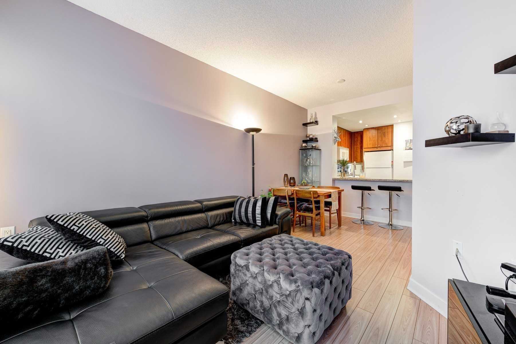 85 Bloor St E, #903