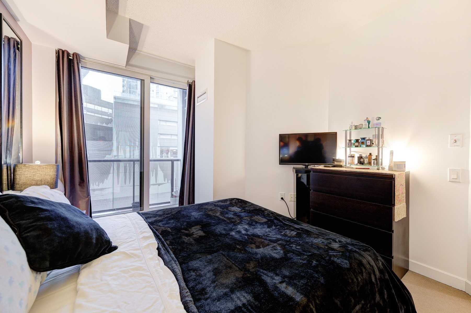 85 Bloor St E, #903