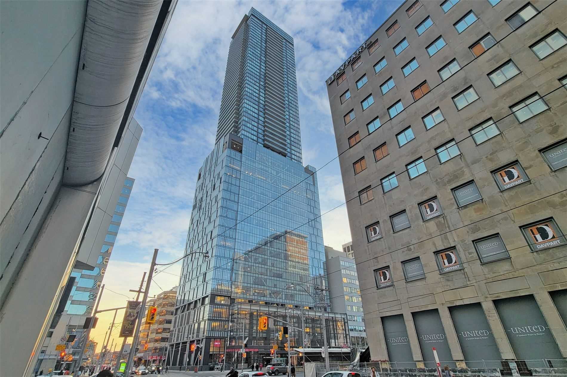 488 University Ave, #2111