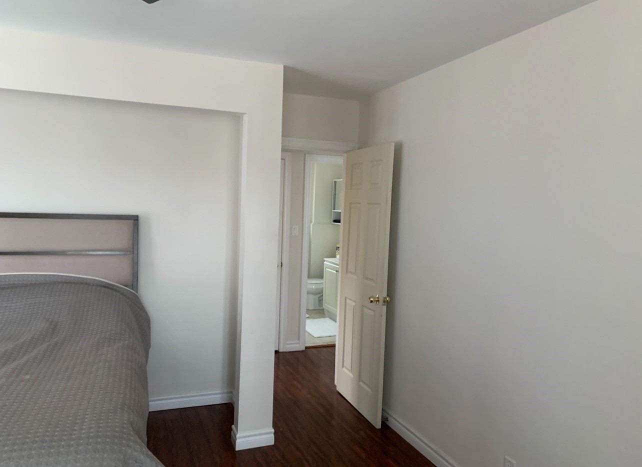 23 Roycrest Ave
