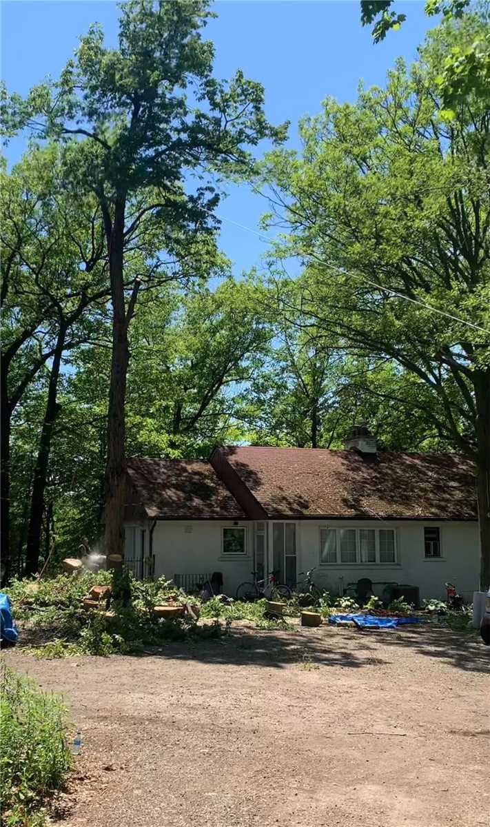 23 Roycrest Ave